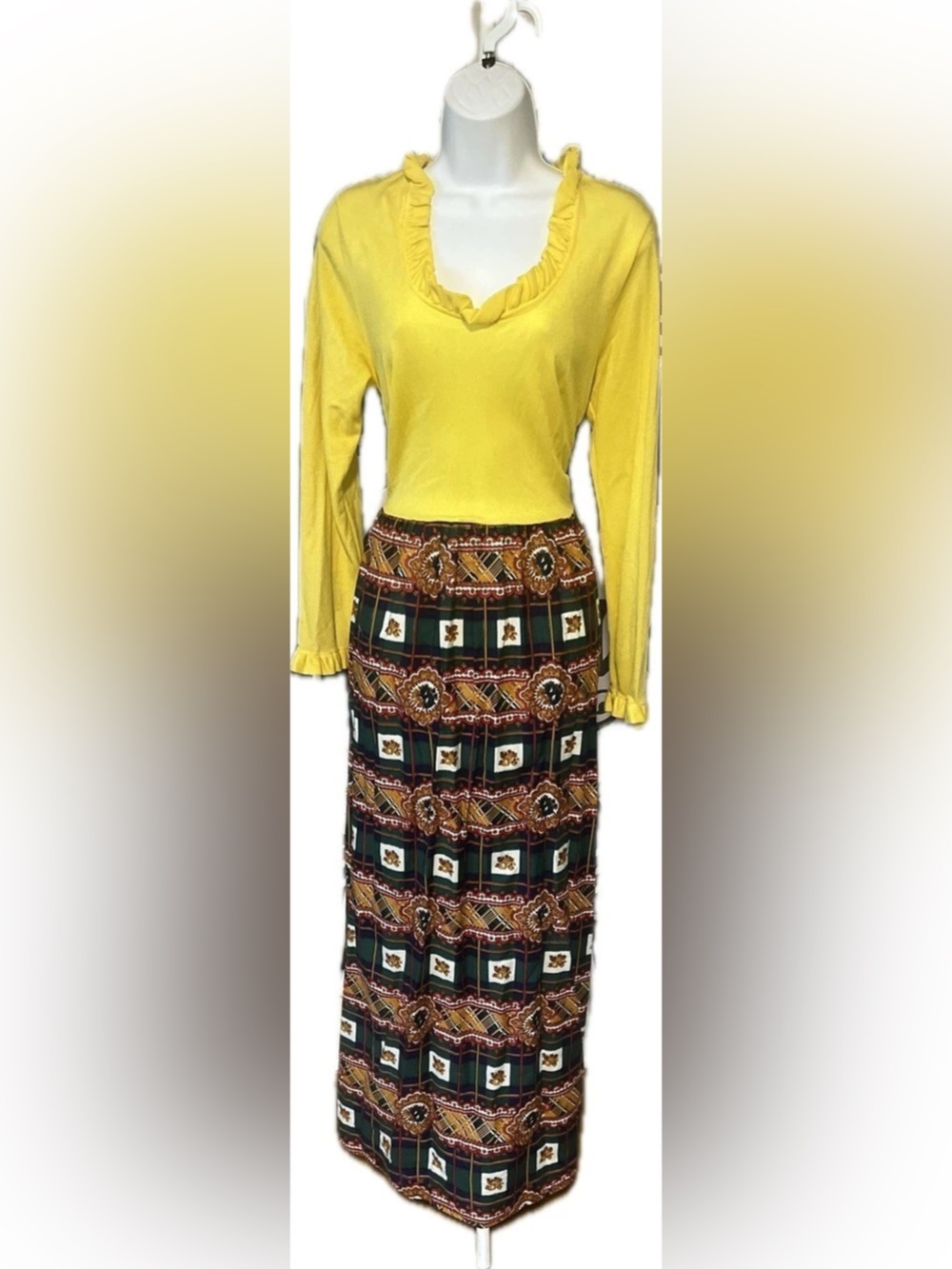 Vintage 70s Long Sleeve Maxi Dress Yellow with Colorful Bottom Size Large